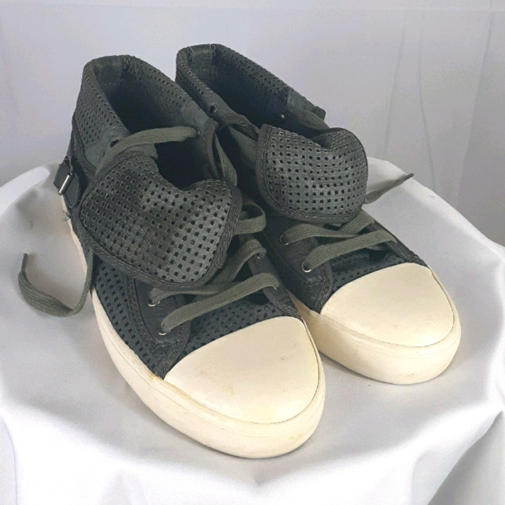 Saks Fifth Avenue Gray Sneakers